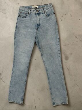 Abercrombie & Fitch 90s Slim Straight Ultra High Rise Curve Love Jeans
